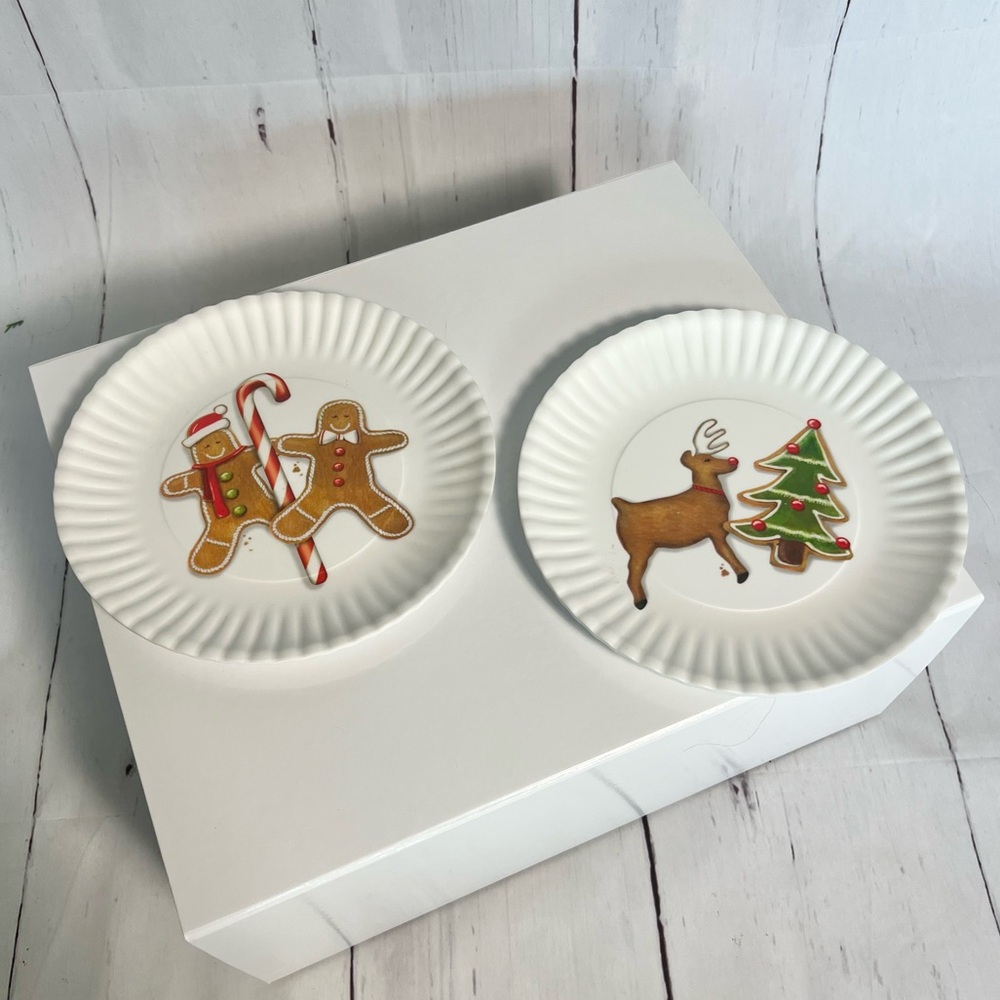 Mary Lake Thompson Melamine Christmas Cookie “Paper” Plates set of two - Picture 2 of 4